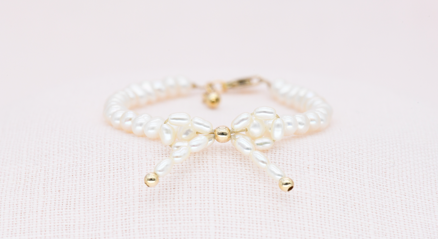 Pearl Bow Bracelet in Mini Round Pearl